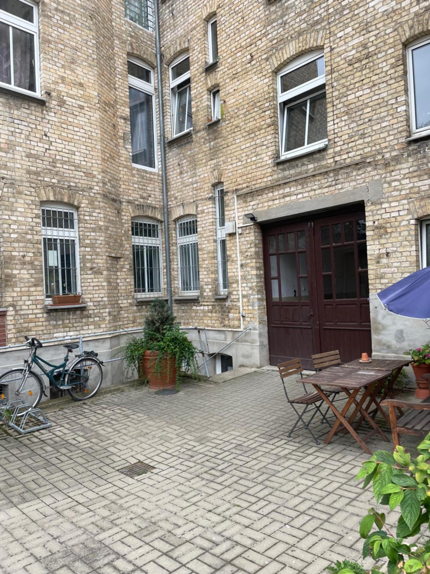 Appartement "Nina"Im Dachgeschoss, Inklusive Parkplatz Halle  Exterior photo